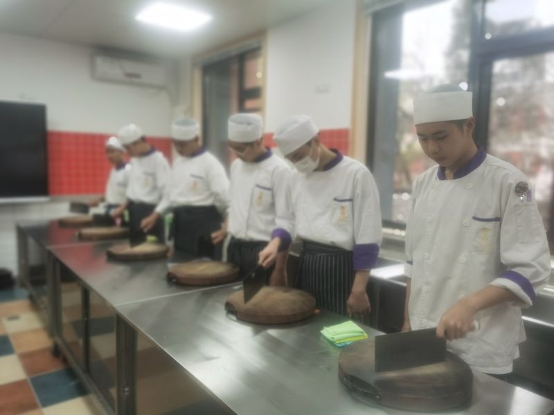 24年学生上课照片1